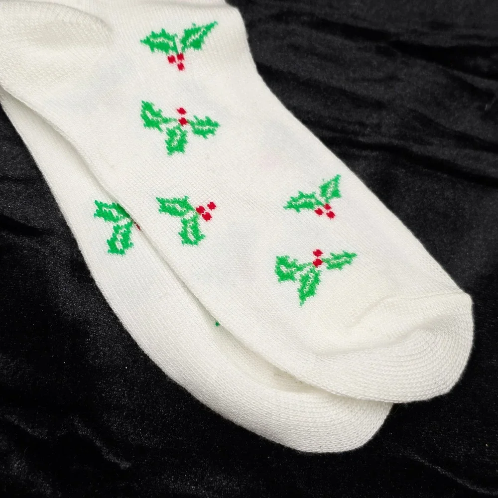 Girls‎ Fancy Socks Cow Santa Hat Holly Print Size 7-8 1/2 Vintage Holiday Time